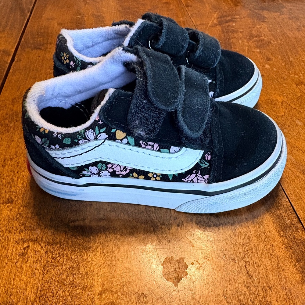 Vans Kids Black Floral Old Skool Velcro Sneakers